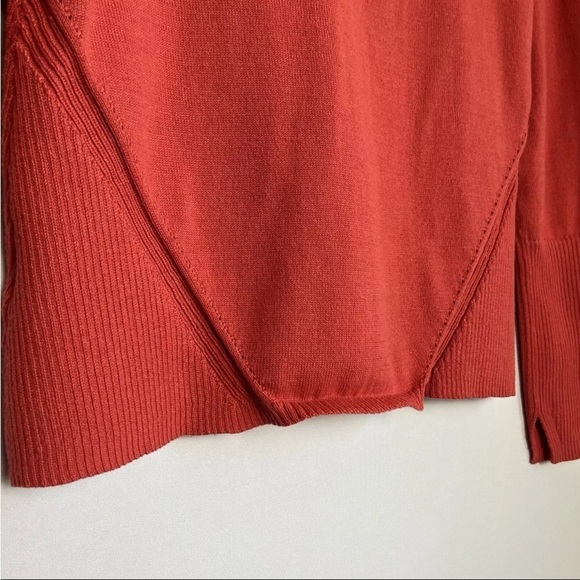 Title Nine V Neck Sz L Coral Orange Sweater Ribbed Trim  Knit Top Outdoor EUC - Picture 7 of 9